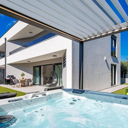 Appartamento Luxury Ani & Ema With Jacuzzi *