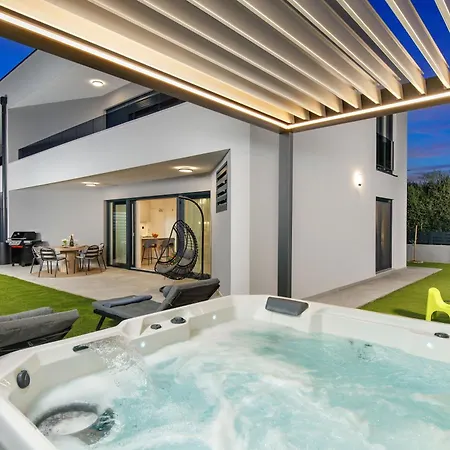 Luxury Ani & Ema With Jacuzzi Draga Bašćanska
