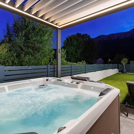 Appartamento Luxury Ani & Ema With Jacuzzi Draga Bašćanska