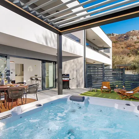 Appartamento Luxury Ani & Ema With Jacuzzi *